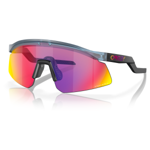 Occhiali da sole sportivi Oakley Encoder in colore nero con lente Prizm Road a effetto specchio, forma avvolgente.
