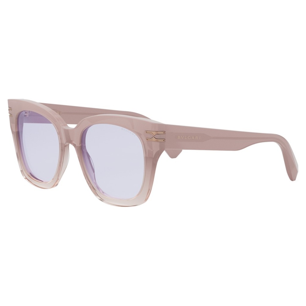 Occhiali da sole Bvlgari, forma squadrata, montatura color rosa chiaro trasparente con dettagli dorati.