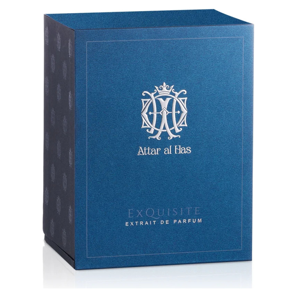 Scatola blu di profumo Attar al Has, design elegante e raffinato, con logo argentato in rilievo.