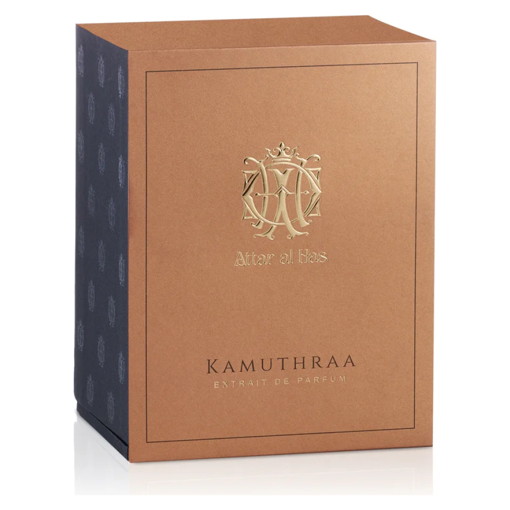 Profumo Kamuthraa, elegante confezione marrone con dettagli dorati, firmato Attar al Has. Extrait de Parfum.
