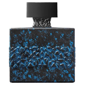 Bottiglia di profumo Byredo, design squadrato nero con dettagli blu, tappo nero, stile contemporaneo.