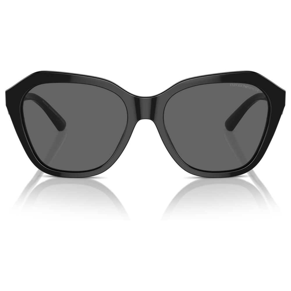 Occhiali da sole Emporio Armani, montatura nera cat eye oversize.