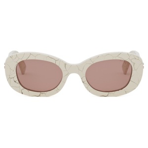 Occhiali da sole Bvlgari, montatura ovale, colore beige con motivo a crepe, lenti marroni.
