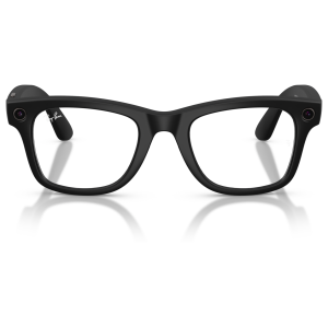 Occhiali neri spessi con montatura rettangolare e logo visibile sulla lente sinistra.